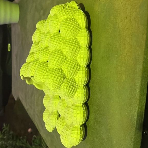 New unisex cream bubble slides in size 40 euro - Picture 3 of 3